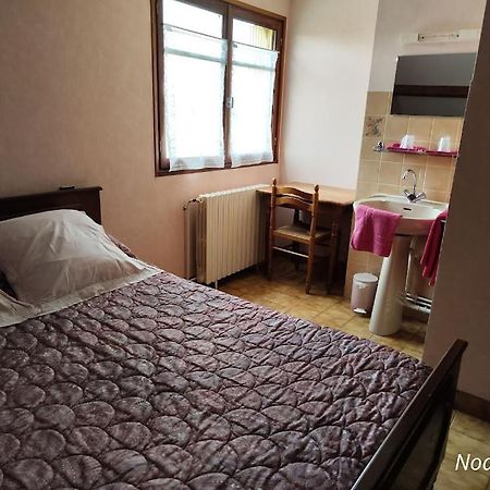 A L'Etape De La Ferme Bed & Breakfast Noailles  Екстериор снимка