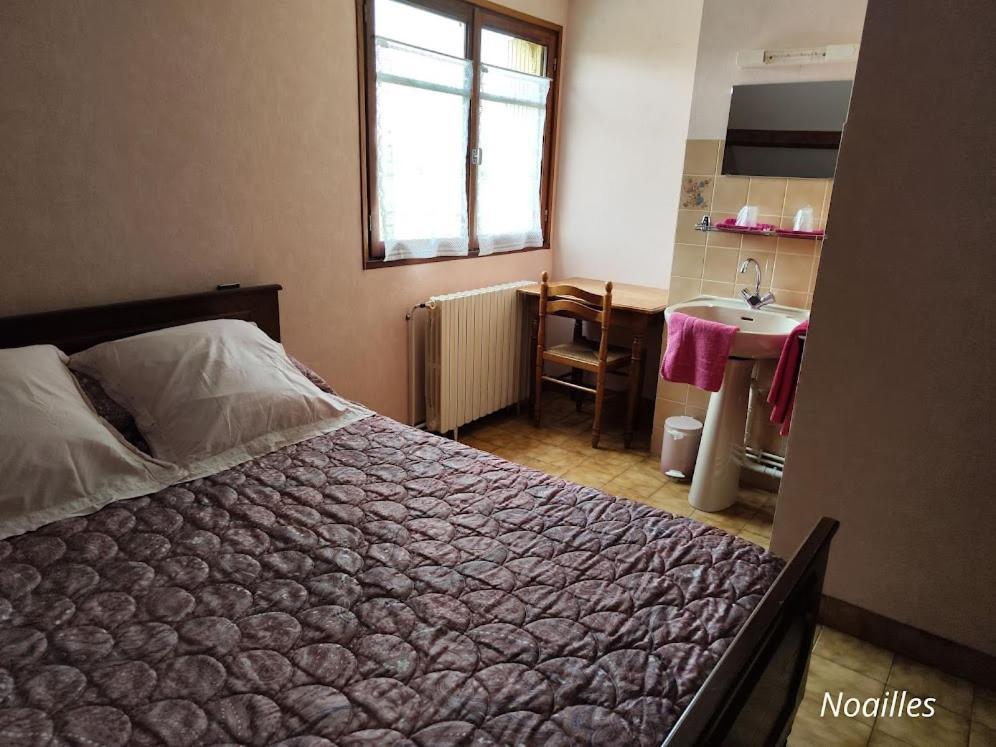 A L'Etape De La Ferme Bed & Breakfast Noailles  Екстериор снимка